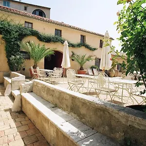 Estelle Villa